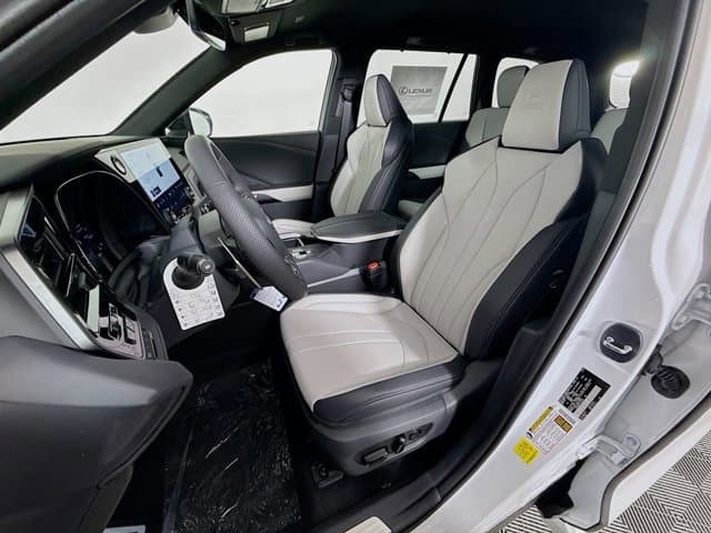 2026 LEXUS TX HYBRID - Image 16