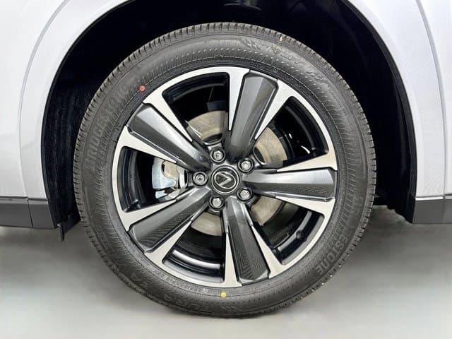 2026 LEXUS UX HYBRID - Image 23