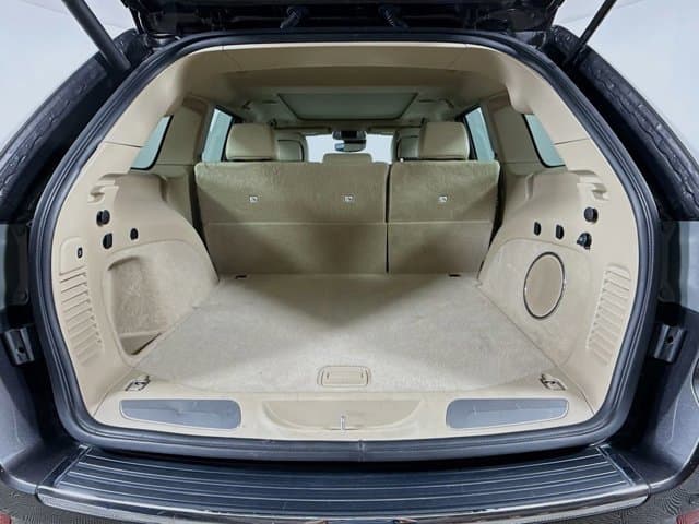 2020 Jeep Grand Cherokee - Image 28