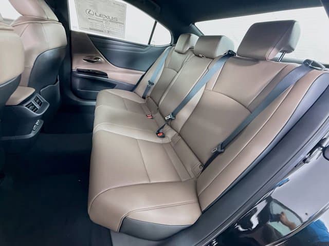 2025 LEXUS ES 350 - Image 16