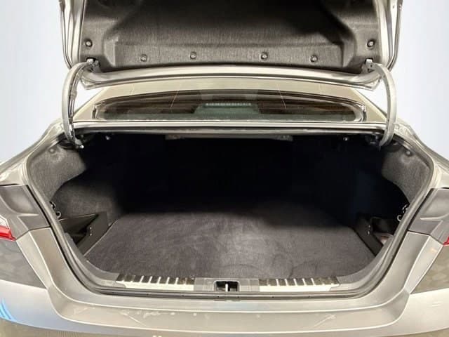 2025 Toyota Camry - Image 28