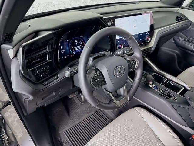 2025 LEXUS TX 350 - Image 9