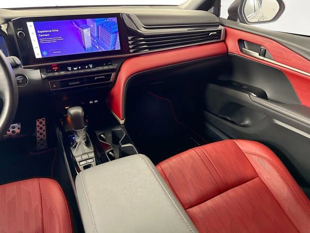 2025 Toyota Camry - Image 25