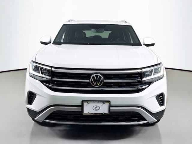 2023 Volkswagen Atlas Cross Sport - Image 2