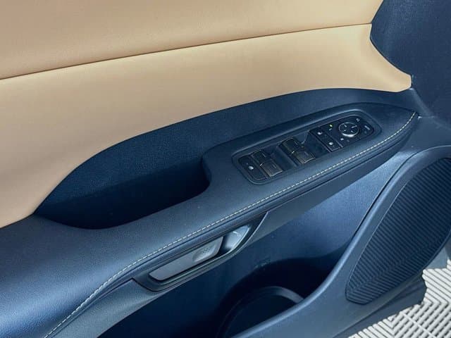 2025 LEXUS RX 350 - Image 17