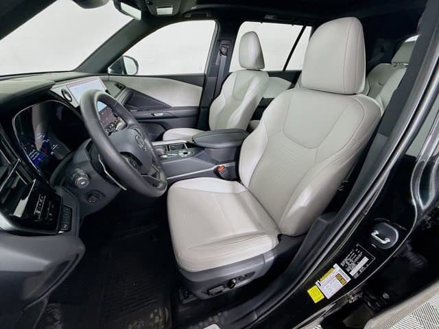 2026 LEXUS TX 350 - Image 21