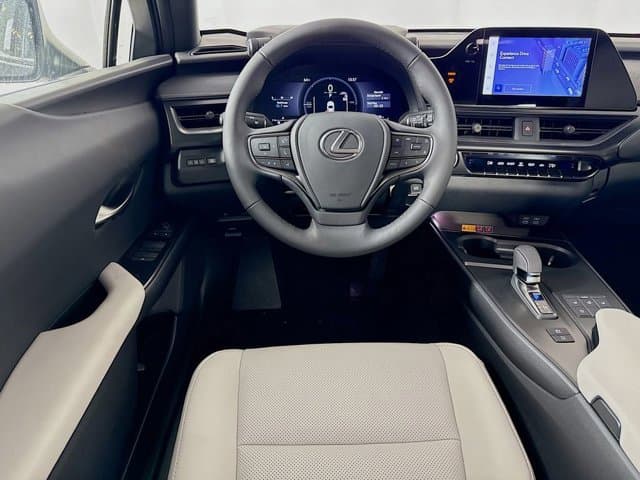 2026 LEXUS UX HYBRID - Image 18