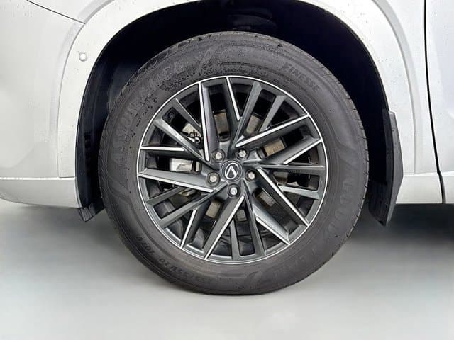 2025 LEXUS TX 350 - Image 33