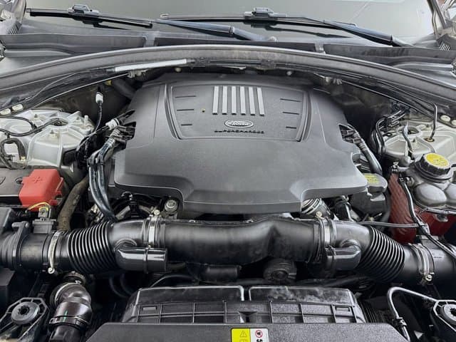 2020 Land Rover Range Rover Velar - Image 31