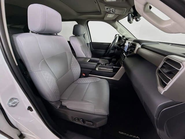 2024 Toyota Sequoia - Image 30