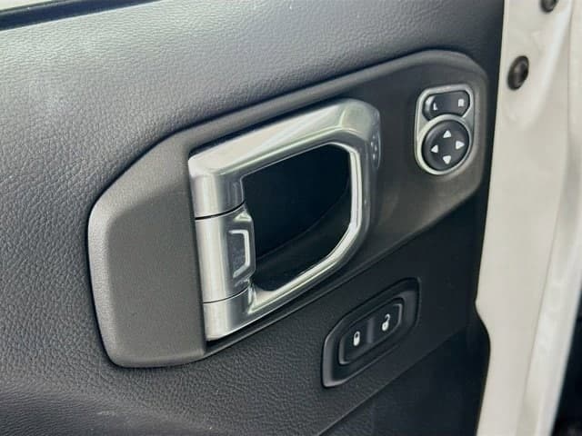 2021 Jeep Wrangler - Image 18