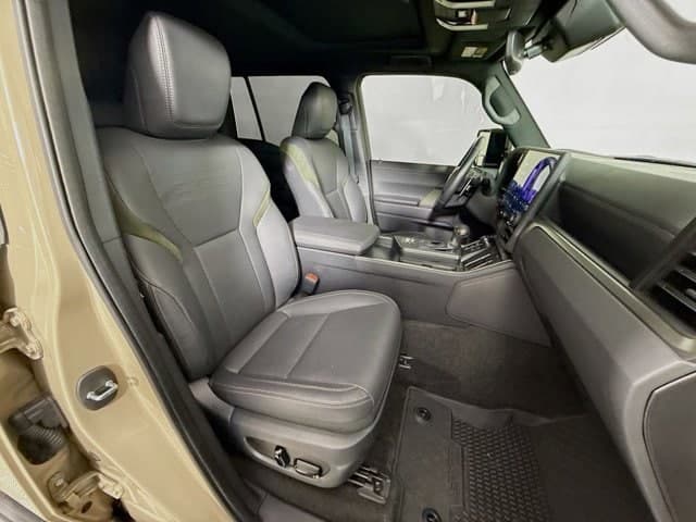 2024 LEXUS GX 550 - Image 30