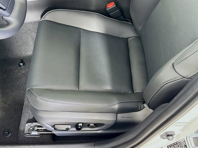 2026 LEXUS UX HYBRID - Image 21