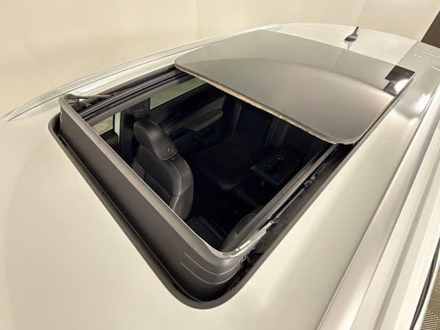 2023 Volkswagen Atlas Cross Sport - Image 23