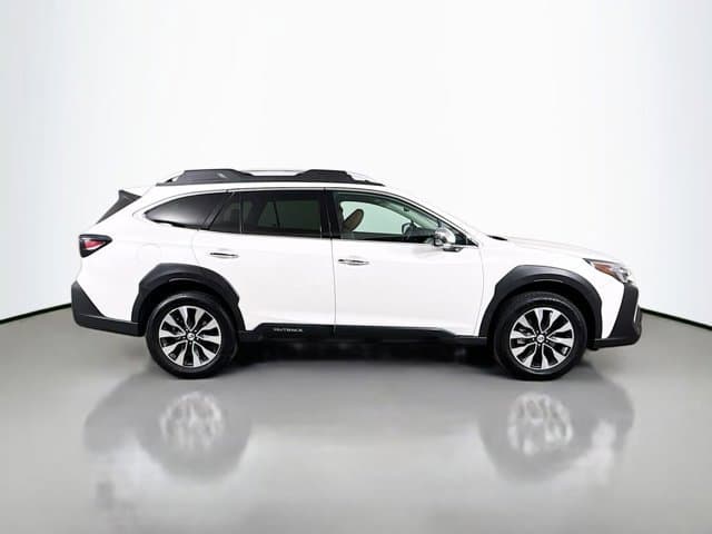 2023 Subaru Outback - Image 4