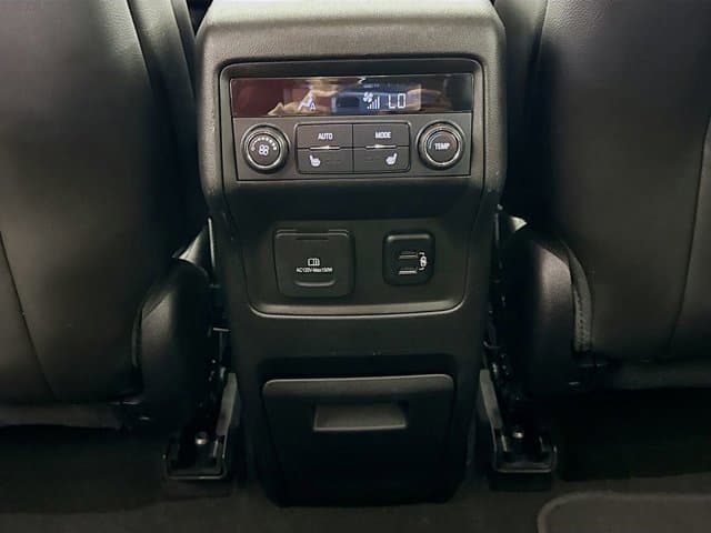 2018 GMC Acadia - Image 27