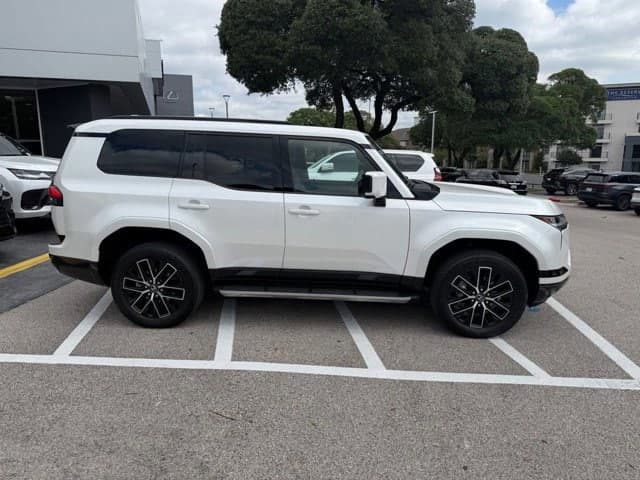 2025 LEXUS GX 550 - Image 3