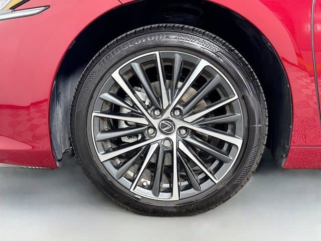 2025 LEXUS ES 350 - Image 32