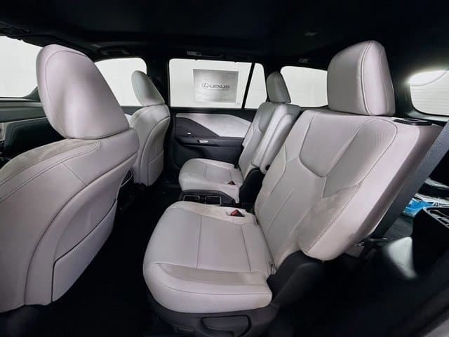 2026 LEXUS TX - Image 17