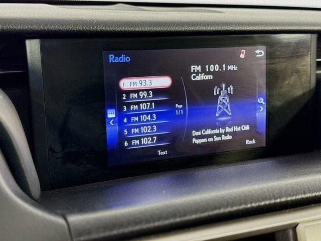 2017 LEXUS IS 200t - Image 14