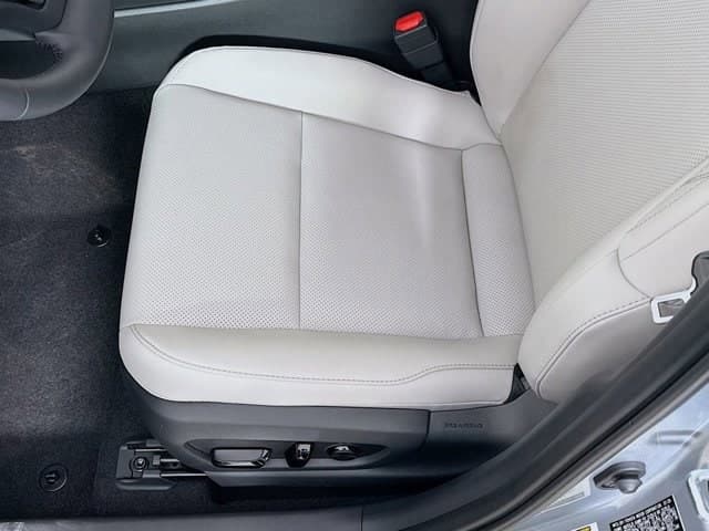 2026 LEXUS UX HYBRID - Image 21
