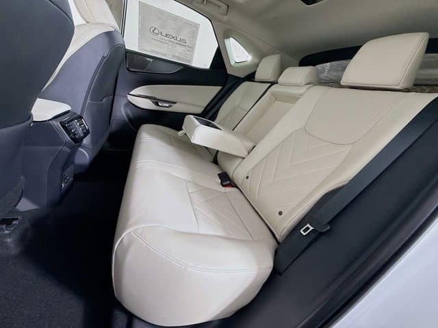 2026 LEXUS NX 350 - Image 17