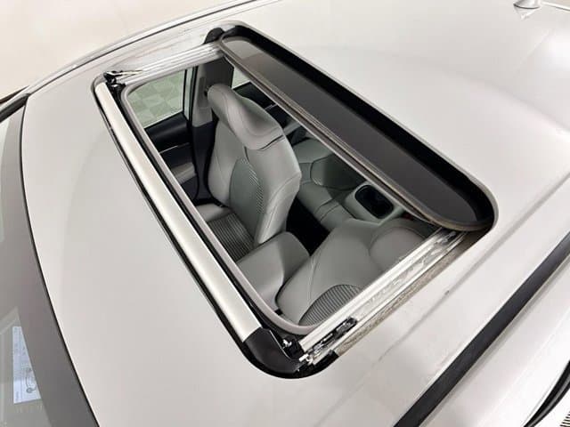 2024 Toyota Camry Hybrid - Image 22