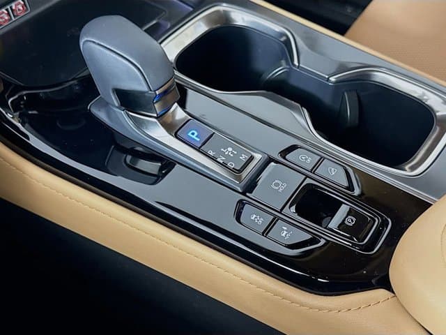 2025 LEXUS NX 350 - Image 17