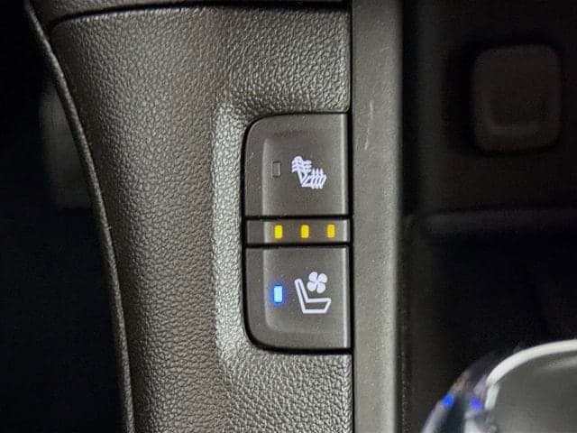 2018 GMC Acadia - Image 21