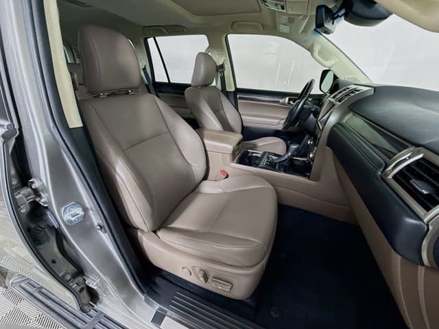 2020 LEXUS GX 460 - Image 30