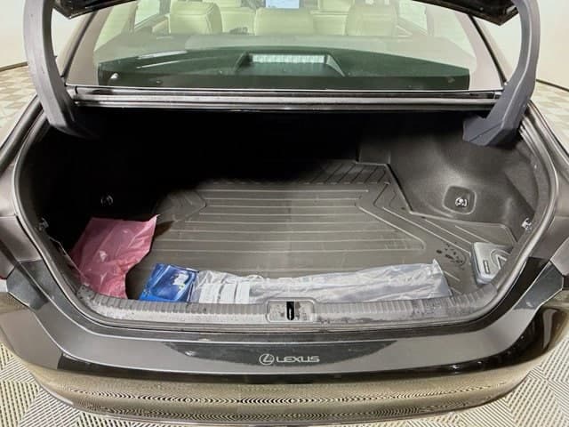 2025 LEXUS ES 300h - Image 27