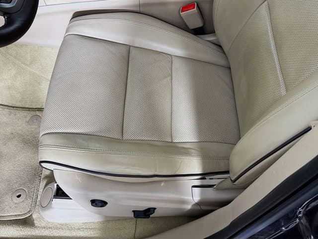 2020 Jeep Grand Cherokee - Image 20