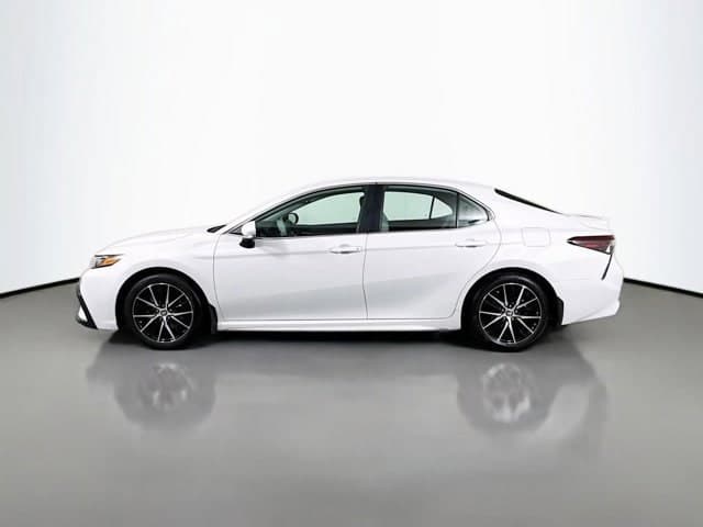 2024 Toyota Camry Hybrid - Image 8