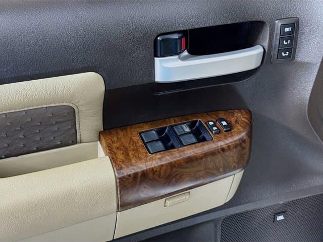 2010 Toyota Tundra - Image 18