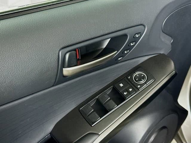 2023 LEXUS IS 350 - Image 16