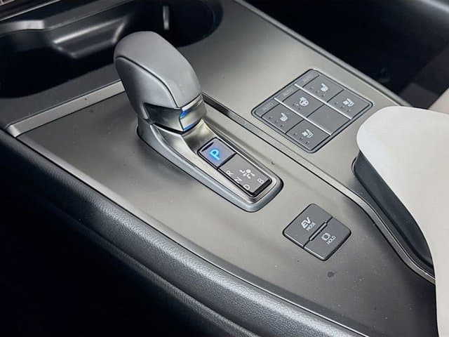 2026 LEXUS UX HYBRID - Image 15