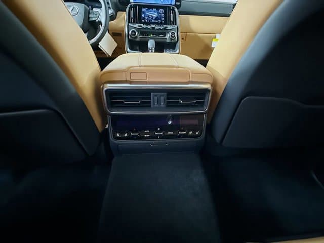 2026 LEXUS LX HYBRID - Image 18