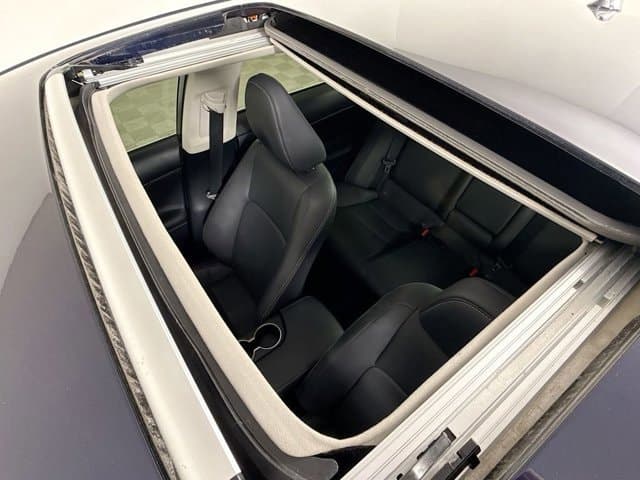 2017 LEXUS IS 200t - Image 21