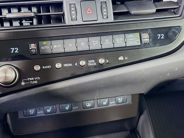 2025 LEXUS ES 300h - Image 16