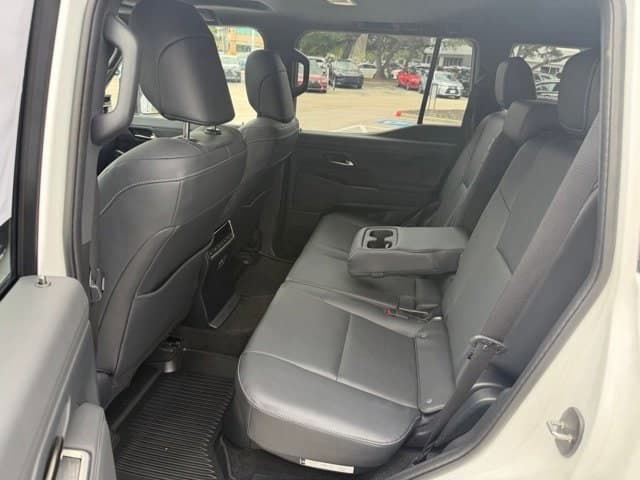 2025 LEXUS GX 550 - Image 13