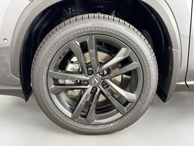 2026 LEXUS NX 450h+ - Image 23