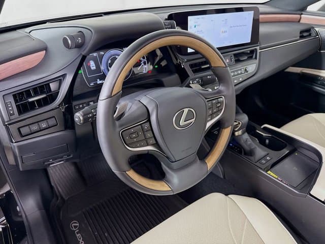 2025 LEXUS ES 300h - Image 9