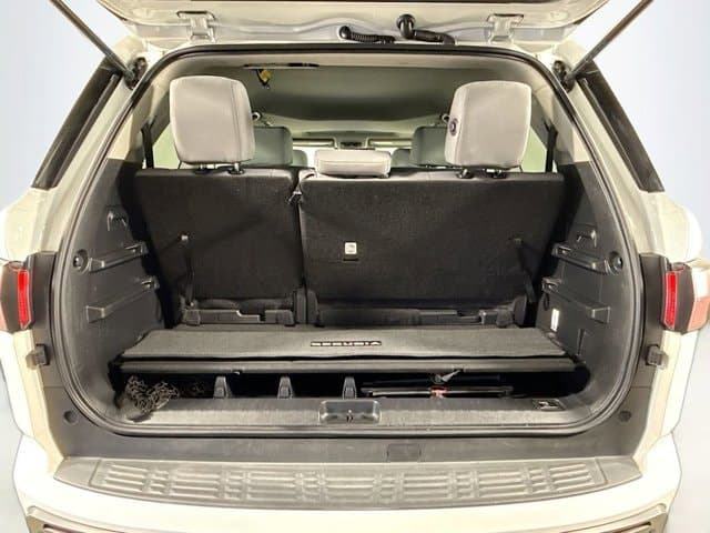 2024 Toyota Sequoia - Image 28