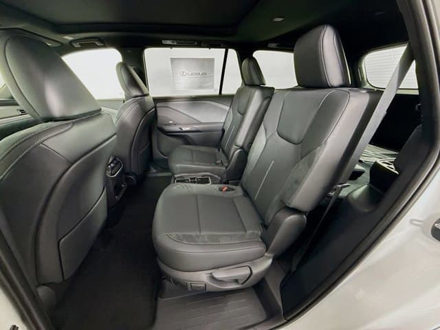 2026 LEXUS TX - Image 17