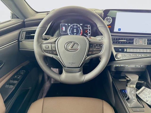 2025 LEXUS ES 350 - Image 18