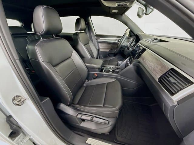 2023 Volkswagen Atlas Cross Sport - Image 30