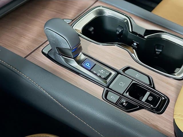 2026 LEXUS RX HYBRID - Image 15