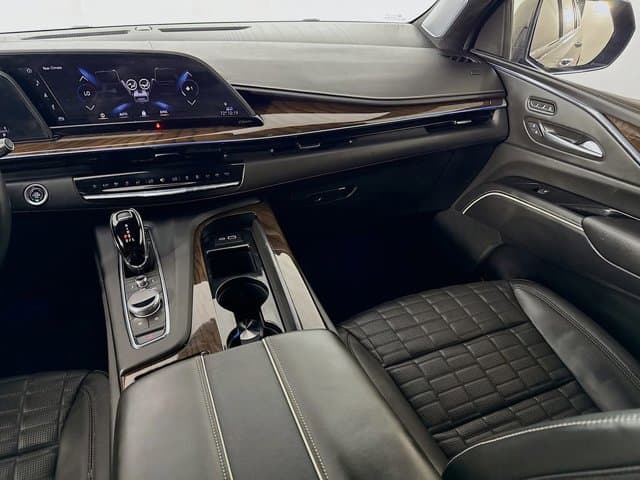 2024 CADILLAC Escalade ESV - Image 24
