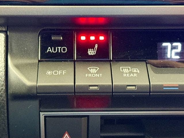 2025 Toyota Camry - Image 21