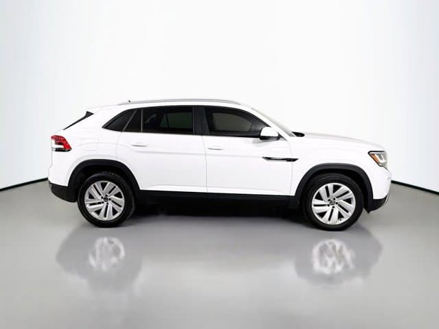 2023 Volkswagen Atlas Cross Sport - Image 4